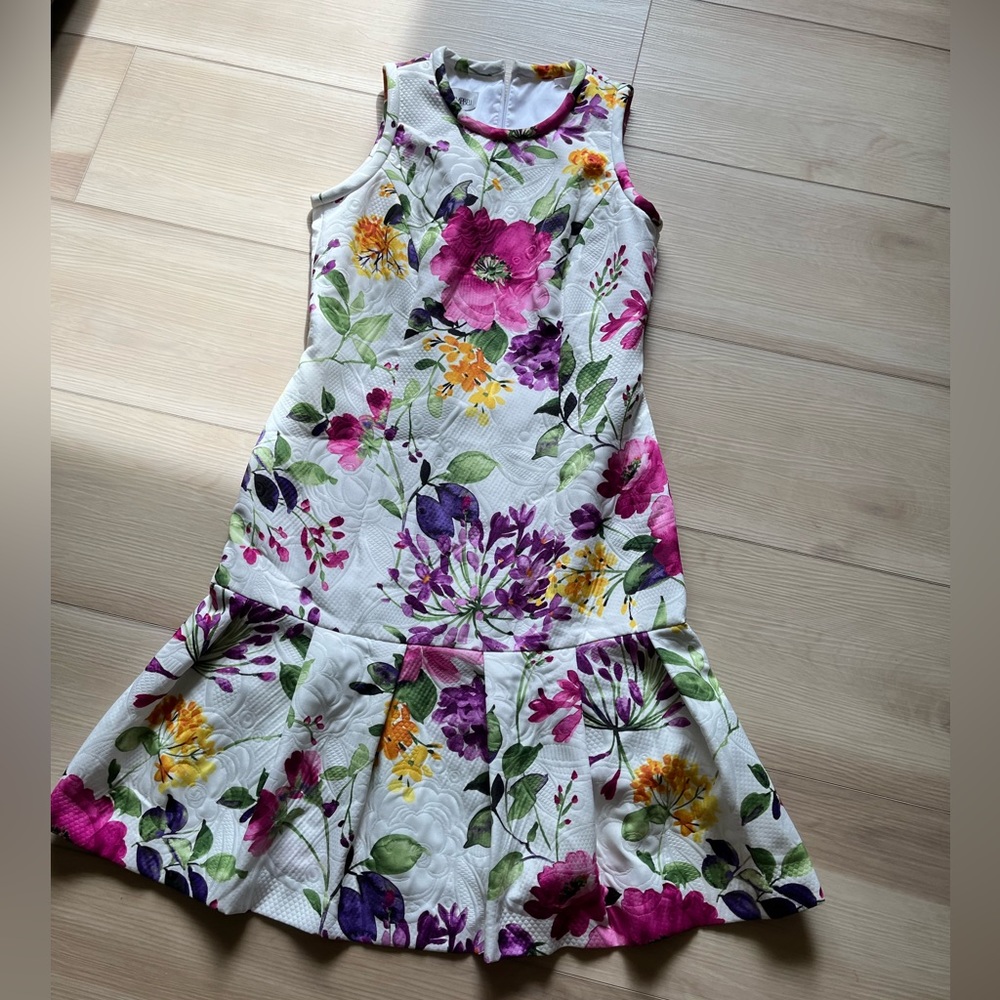 Sara Campbell size 6